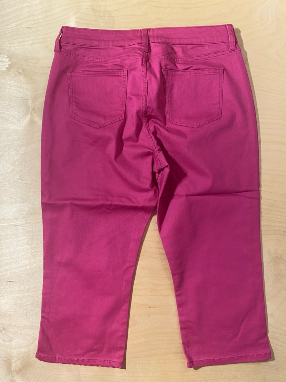 St. John’s Bay Capri Mid-Rise Crop Jeans - Fuchsia Pink 14 (RC) - Picture 8 of 8